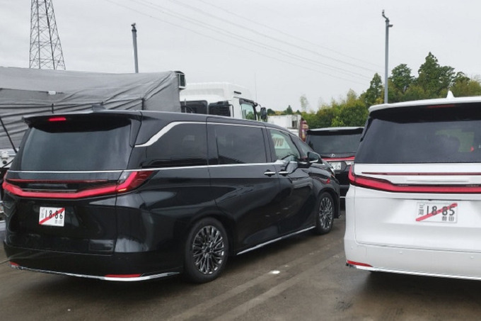 can-canh-lexus-lm-2023-sap-ve-viet-nam-hinh-9