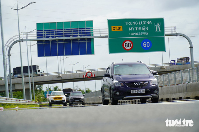Cao tốc Trung Lương - Mỹ Thuận hiện đang có tốc độ tối đa là 80km/h, trước đề xuất nâng tốc độ tối đa lên 90km/h nhiều người lo lắng sẽ nguy hiểm khi hạ tầng chưa đảm bảo an toàn - Ảnh: MẬU TRƯỜNG