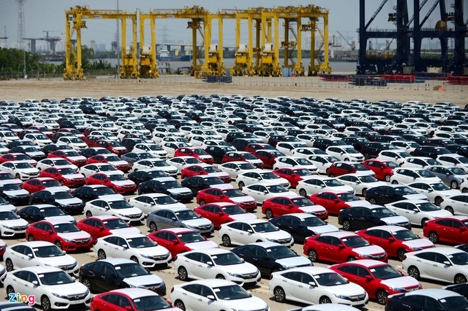 Ước tính lượng ôtô nhập khẩu trong tháng 5 sẽ thấp hơn kỳ báo cáo trước. Ảnh: T.T.