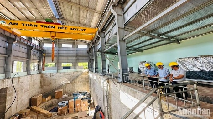 Ngành chức năng tỉnh Quảng Ngãi kiểm tra thi công các tổ máy thủy điện Sông Liên 1. (Ảnh: ĐÔNG HUYỀN)