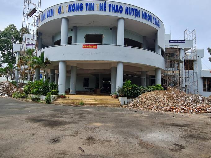 gói thầu số 01: Xây lắp thuộc dự án Nâng cấp, sửa chữa Trung tâm Văn hóa huyện Nhơn Trạch, với vai trò thành viên Liên danh Công ty TNHH Một Thành Viên Đức Nghĩa và Công ty TNHH tư vấn xây dựng ACC Thành Nhơn đã trúng gói thầu với giá 11.946.825.000đ
