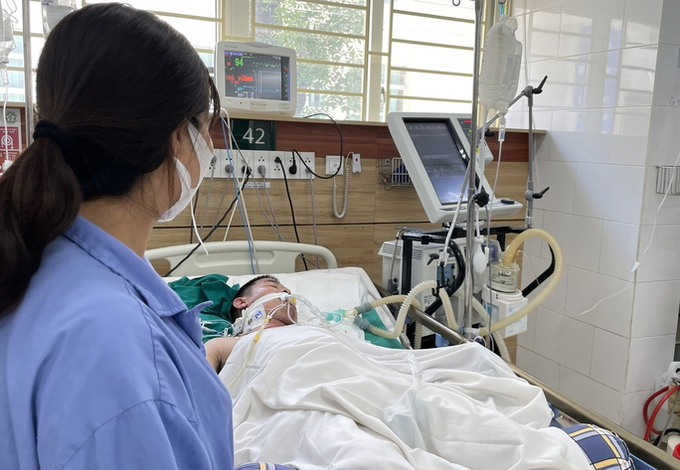 Điều trị bệnh nhân tại Bệnh viện Bạch Mai