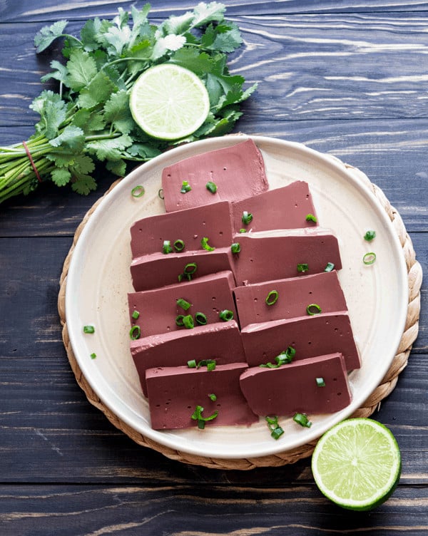 Tiết lợn xuất hiện trong bữa ăn của nhiều nước. Ảnh: Wokandkin