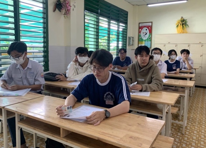 Thí sinh dự thi tốt nghiệp THPT 2023 tại TP.HCM - Ảnh: TRẦN HUỲNH