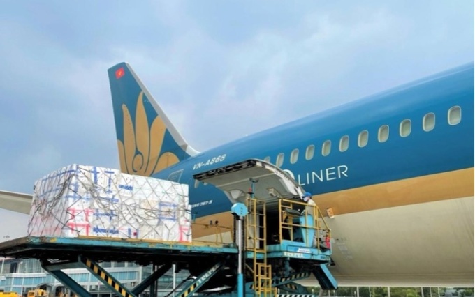 Vietnam Airlines đã vận chuyển gần 90 tấn vải quả tươi xuất khẩu.