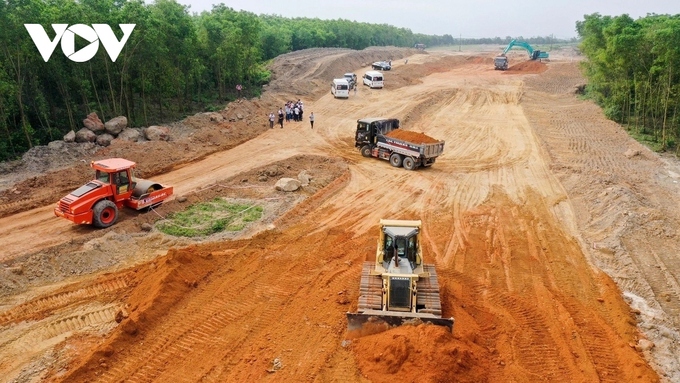 Thi công cao tốc Bắc - Nam đoạn Quảng Ngãi - Hoài Nhơn