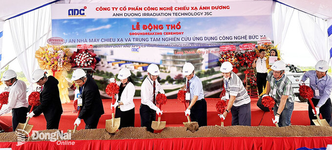 Nghi thức động thổ Dự án Nhà máy chiếu xạ Ánh Dương.