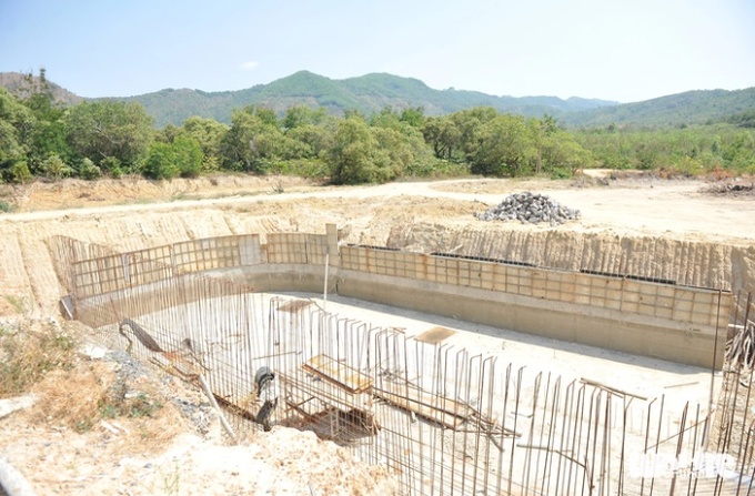 Công trình hồ Yên Ngựa đội vốn, vẫn bỏ hoang nhiều năm nay - Ảnh: THẾ THẾ
