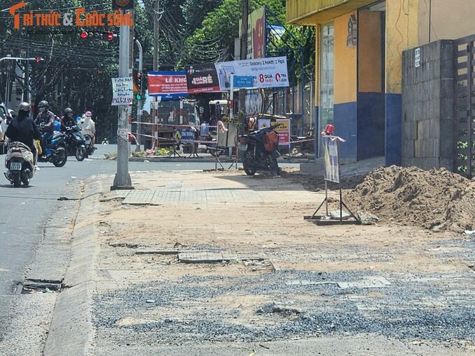 Công ty TNHH Xây dựng thương mại - dịch vụ Hưng Trường Phát cũng là nhà thầu quen thuộc của Phòng Quản lý đô thị TP. Biên Hòa