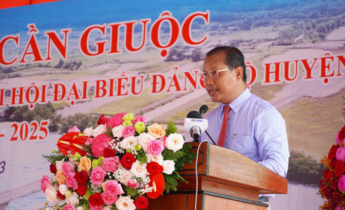 Bí thư Huyện ủy Cần Giuộc - Trương Thanh Liêm phát biểu tại buổi lễ