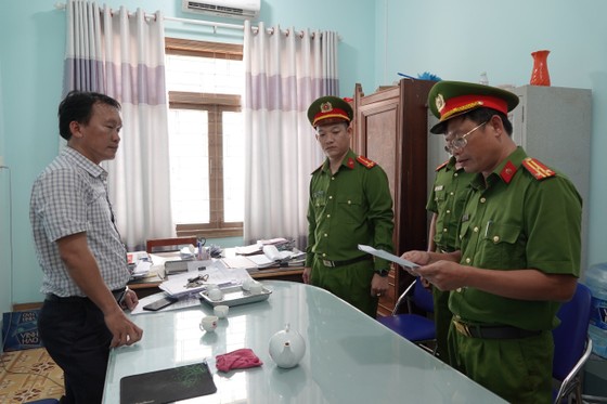Bị can Phùng Thế Văn, nguyên Phó phòng Tài nguyên và Môi trường huyện Bắc Bình (tỉnh Bình Thuận) bị khởi tố