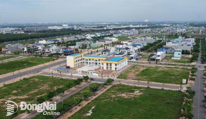 UBND tỉnh đã tạm ứng 105 tỷ đồng để tiếp tục xây dựng các trường học tại khu tái định cư Lộc An - Bình Sơn. Ảnh: Phạm Tùng