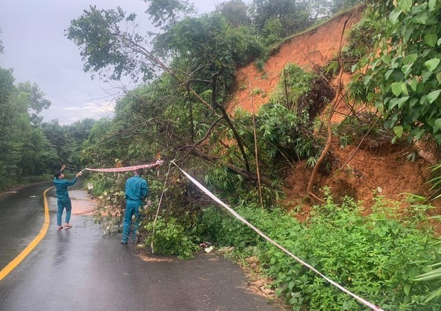 Hình ảnh sạt lở nghiêm trọng tại tuyến đường Sao Bọng - Đăng Hà thuộc địa bàn tỉnh Bình Phước -ảnh CTV