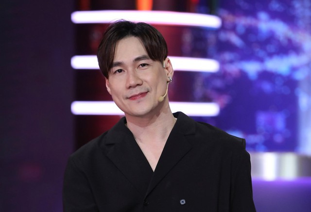Khánh Phương đang là cái tên được quan tâm khi thông tin vợ anh là bà Vũ Thị Thúy vừa bị tạm giữ để điều tra hành vi lừa đảo chiếm đoạt tài sản.