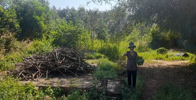 Nền nhà gia đình bà Huỳnh Thị Kha sau tháo dỡ. Ảnh: Chí Cường