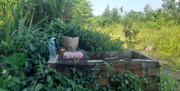 Giếng nước gia đình bà Kha đào và sử dụng trong quá trình sinh sống. Ảnh: Chí Cường