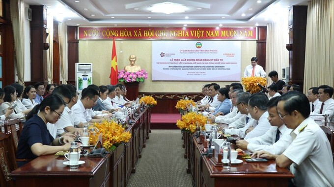 Buổi lễ trao trao Giấy chứng nhận đăng ký đầu tư Dự án Nhà máy sản xuất lốp xe Haohua (Việt Nam)