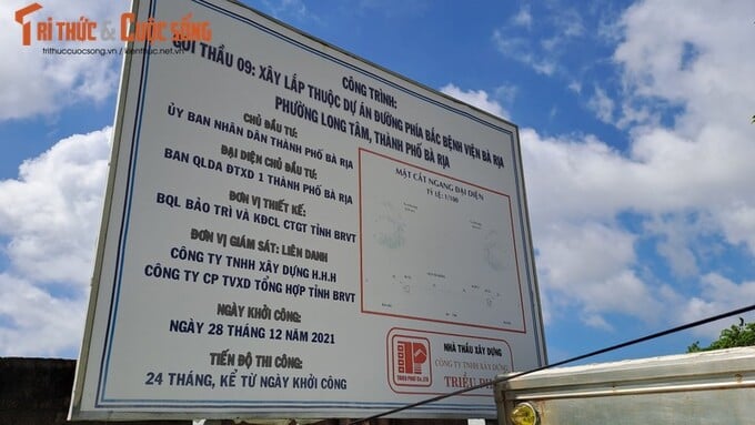 Dự án Đường phía bắc Bệnh viện Bà Rịa, phường Long Tâm (TP. Bà Rịa), do Công ty TNHH Xây dựng Triều Phát thi công, từ cuối tháng 12/2021