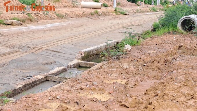 hững cái bẫy lộ thiên vì không rào chắn. Ảnh Thiên Bảo (ghi nhận 7/8/2023)