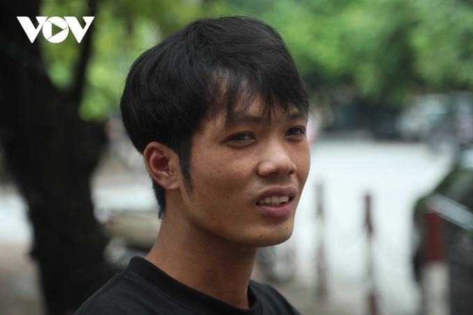 Anh Nguyễn Đăng Văn mặt mũi lấm lem sau khi cứu các nạn nhân
