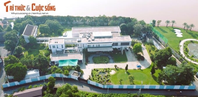 Đây có thể xem là một trong những lối thiết đơn giản nhưng tiện nghi và sang trọng, hài hòa giữa công việc và nghỉ dưỡng.