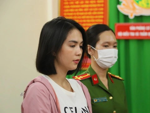 Bị can Trần Thị Ngọc Trinh tại cơ quan công an. Ảnh: CACC