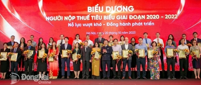 Các doanh nghiệp Đồng Nai tại lễ biểu dương những doanh nghiệp nộp thuế lớn nhất Việt Nam do Bộ Tài chính vừa tổ chức
