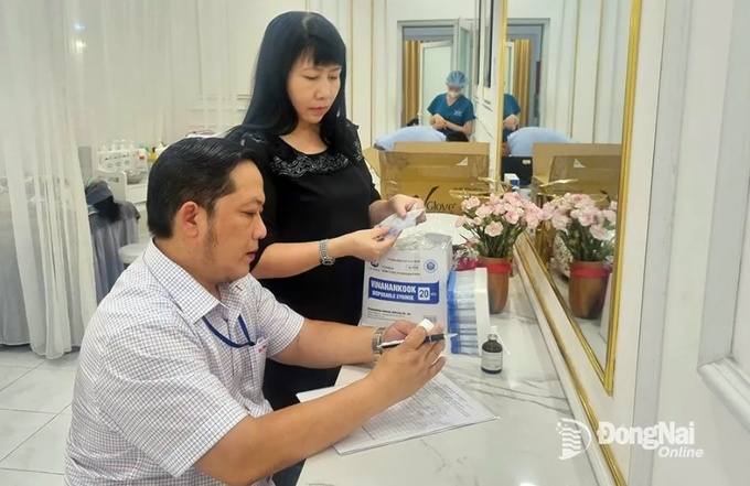 Đoàn Thanh tra Sở Y tế kiểm tra đột xuất hoạt động của Thẩm mỹ Medic Skin