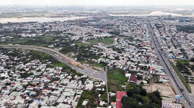 Dự án Đầu tư xây dựng hương lộ 2 (TP.Biên Hòa) dù đã khởi công nhiều năm nhưng đến nay vẫn chưa hoàn thành công tác giải phóng mặt bằng