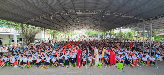 Học sinh Trường tiểu học Hà Huy Giáp (quận 12)