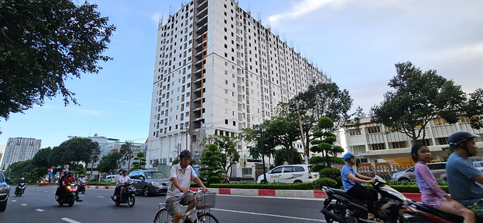 Dự án Sơn Thịnh 3 sau khi xây dựng xong phần thô thì “treo” nhiều năm liền không thể bàn giao căn hộ cho khách hàng.