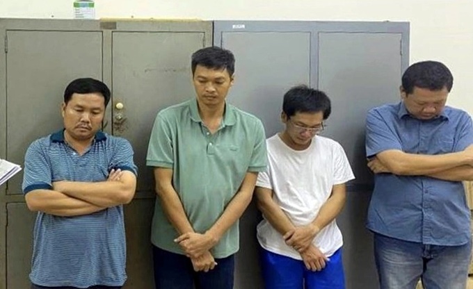 Các nghi can khai thác đá, tổ chức múc đất trộm đem bán bị bắt giữ - Ảnh: Công an Đồng Nai