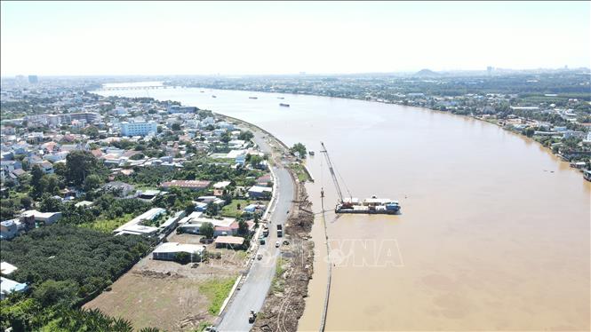 Dự án đường và kè ven sông Đồng Nai dài hơn 5km với tổng vốn đầu tư hơn 1.950 tỷ đồng. Ảnh tư liệu: Công Phong/TTXVN