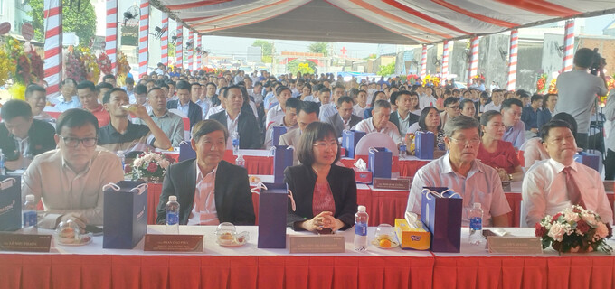 Lãnh đạo TP Dĩ An, Hiệp hội Xây dựng Bình Dương tham dự buổi lễ