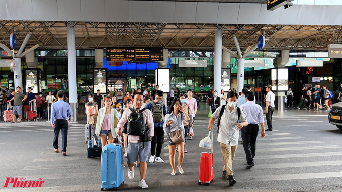 Cao điểm tết, Cảng hàng không quốc tế Tân Sơn Nhất có thể có 900 chuyến bay, với khoảng 140.000 hành khách - Ảnh: Q. T