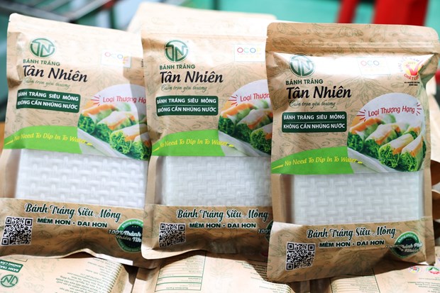 Sản phẩm bánh tráng siêu mỏng Tân Nhiên là sản phẩm đầu tiên được tỉnh Tây Ninh đề xuất Bộ Nông nghiệp và Phát triển Nông thôn công nhận đạt chuẩn OCOP 5 sao. Ảnh: Thanh Tân – TTXVN