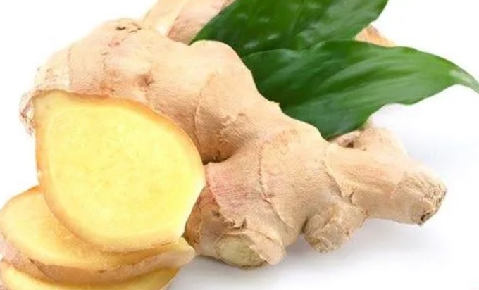 Gừng có tác dụng giúp máu lưu thông, làm ấm cơ thể.