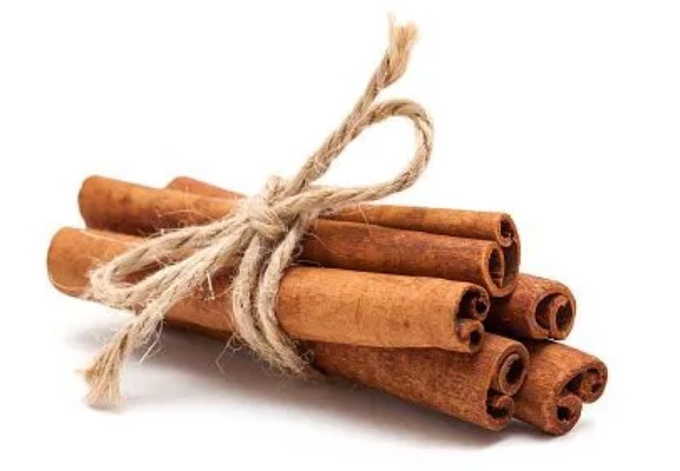Quế kích thích quá trình trao đổi chất làm tăng sinh nhiệt.