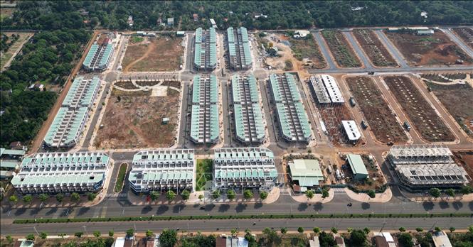 Dự án khu nhà ở xã hội tại phường Bảo Vinh, thành phố Long Khánh, tỉnh Đồng Nai đang dần hoàn thiện các hạng mục nhà ở xã hội để bàn giao cho người dân.