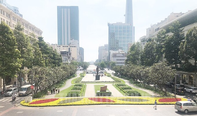 Cấm lưu thông nhiều tuyến đường Quận 1 để phục vụ lễ hội Đường hoa Nguyễn Huệ và lễ hội Đường sách Tết Giáp Thìn