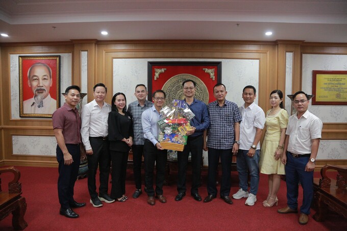 Lãnh đạo Hội Doanh nhân trẻ tỉnh Đồng Nai chúc tết tại UBND TP.Biên Hoà