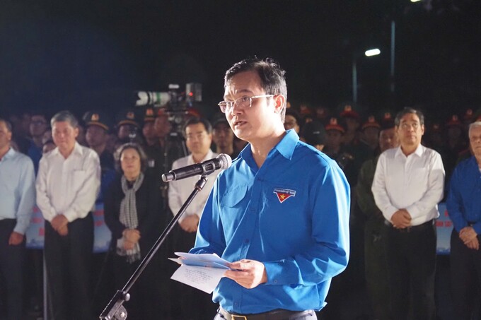Bí thư thứ nhất Trung ương Đoàn Bùi Quang Huy phát biểu tại buổi lễ. Ảnh: HOÀNG HÙNG