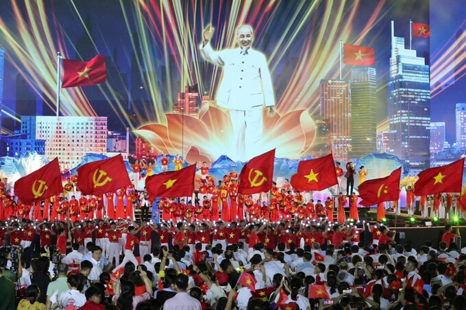 Chương trình nghệ thuật đặc biệt với chủ đề “Mùa Xuân thống nhất”.