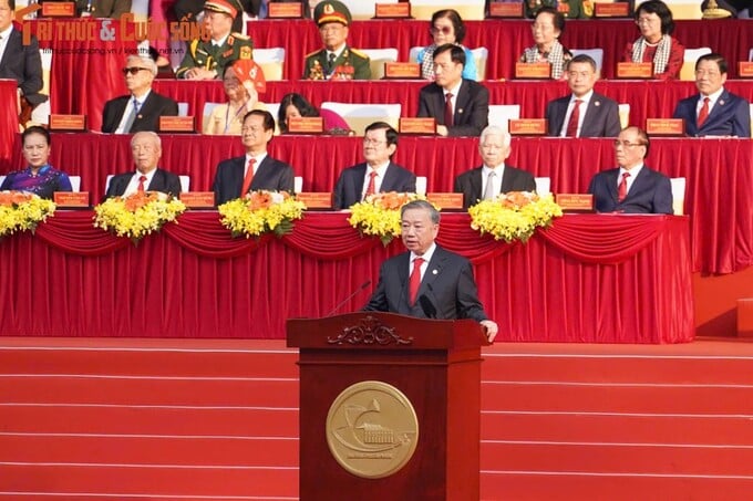 Sáng 30/4, Lễ kỷ niệm 50 năm ngày Giải phóng miền Nam, thống nhất đất nước (30/4/1975 – 30/4/2025) long trọng diễn ra tại TP.HCM.