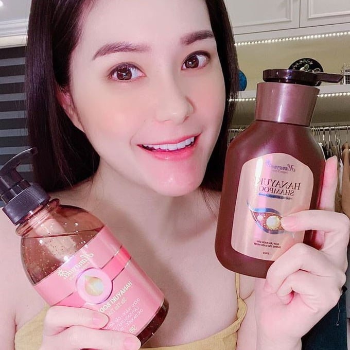 Đoàn Di Băng từng nhiều lần livestream quảng cáo sản phẩm dầu gội Hanayuki