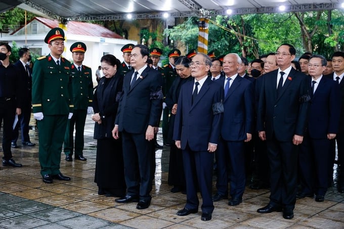 Đoàn Quốc hội do Chủ tịch Quốc hội Trần Thanh Mẫn làm Trưởng đoàn viếng nguyên Chủ tịch nước Trần Đức Lương. Ảnh: VGP