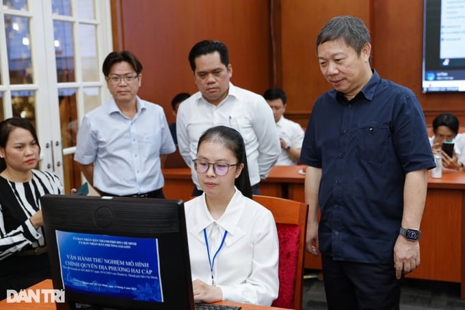 Buổi thử nghiệm mô hình chính quyền địa phương 2 cấp tại quận 1, TPHCM (Ảnh: Nam Anh).