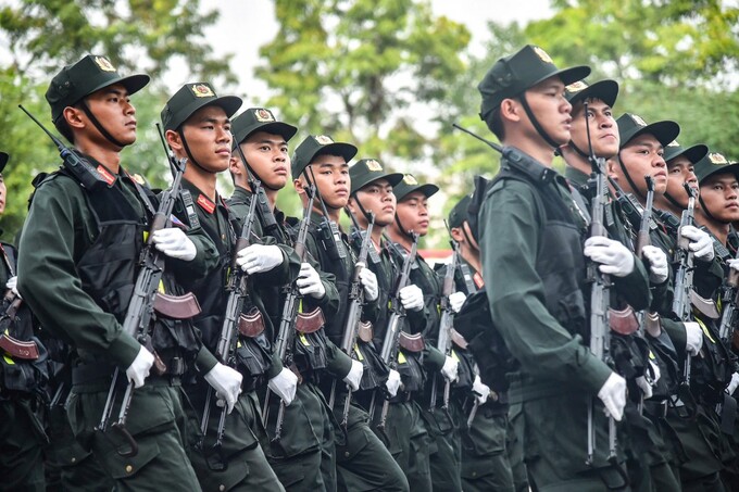 Lực lượng Cảnh sát cơ động trang bị vũ khí, sẵn sàng tham gia diễu binh, diễu hành và bảo vệ tuyệt đối an ninh, an toàn các hoạt động kỷ niệm lớn của đất nước.