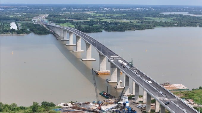 Cầu Nhơn Trạch đường Vành đai 3 hoàn thành cho thông xe. Ảnh: QUỐC HÙNG
