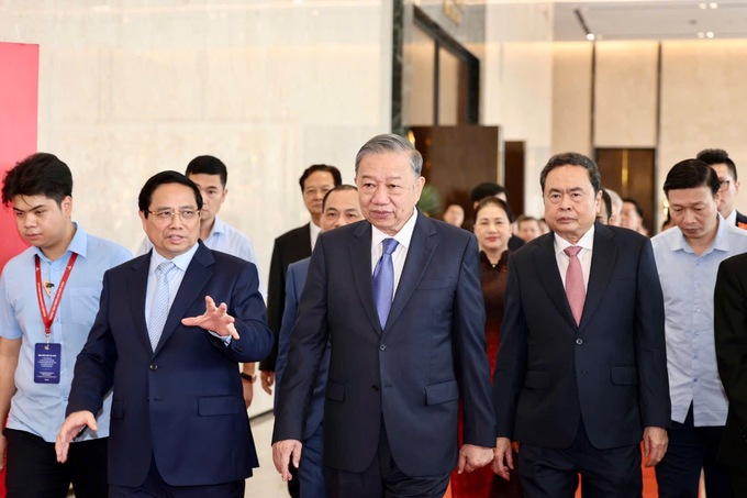 Tổng Bí thư Tô Lâm, Thủ tướng Phạm Minh Chính, Chủ tịch Quốc hội Trần Thanh Mẫn và các đồng chí lãnh đạo Đảng và Nhà nước dự khai mạc Triển lãm